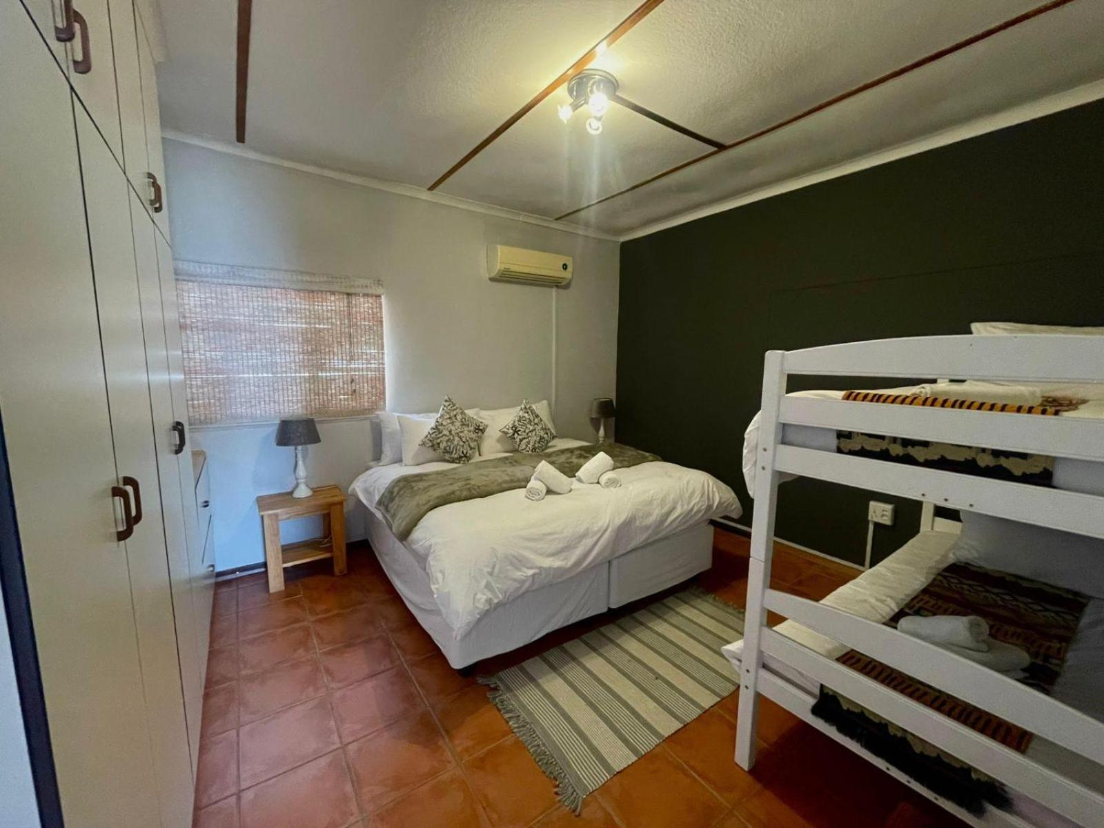 Eden Chalets Windhoek Room photo