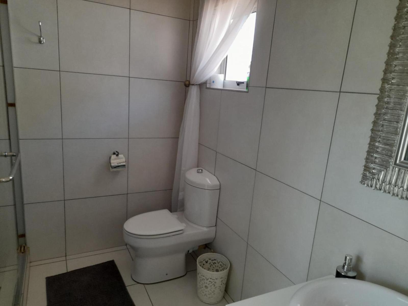 Eden Chalets Windhoek Room photo