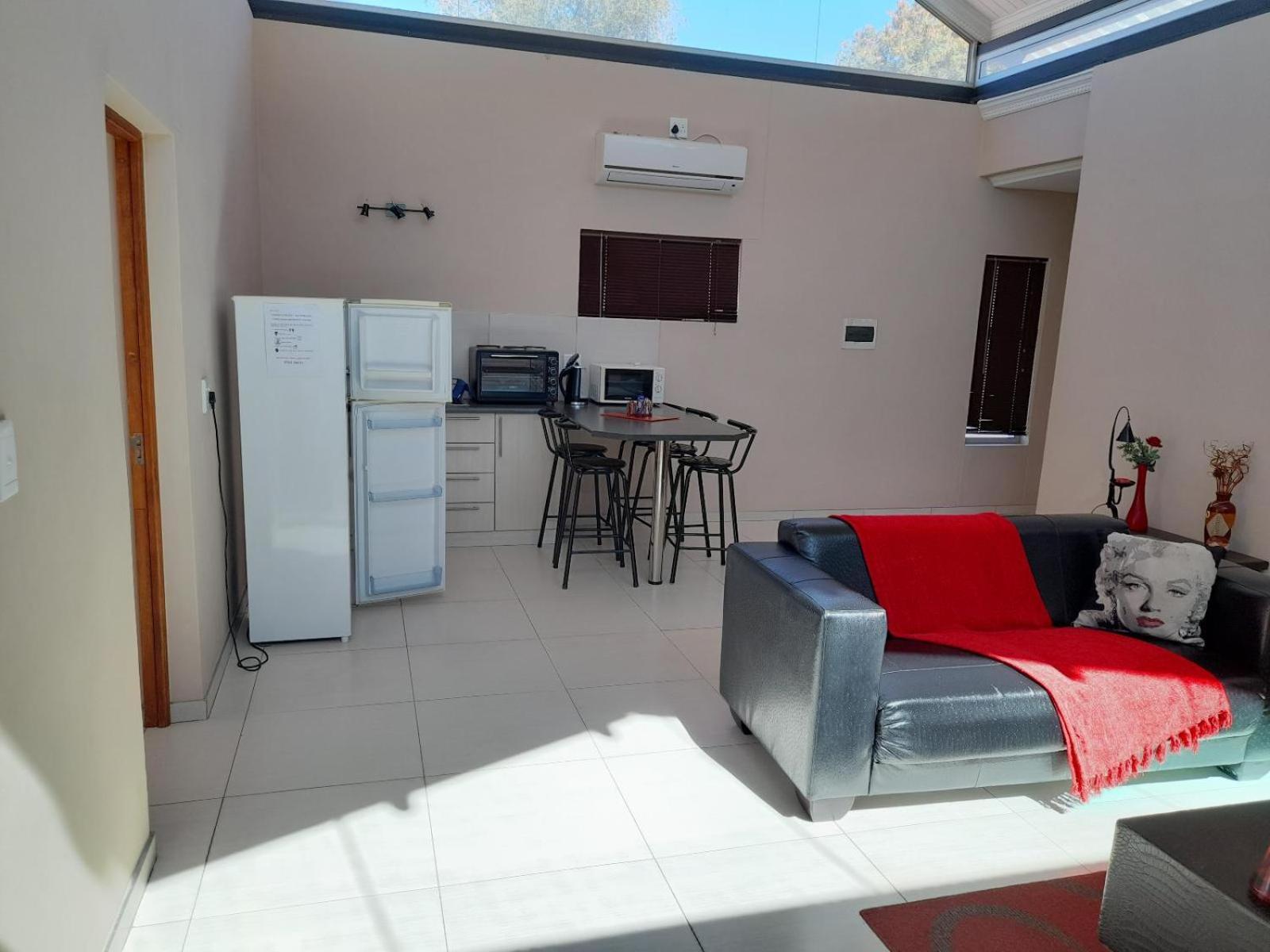 Eden Chalets Windhoek Room photo
