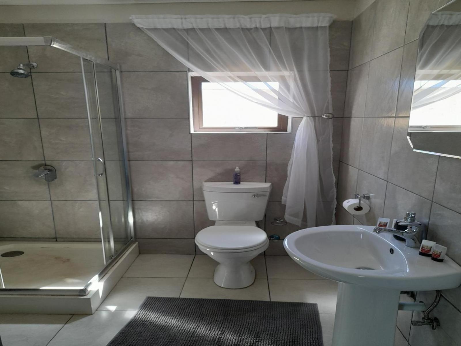 Eden Chalets Windhoek Room photo