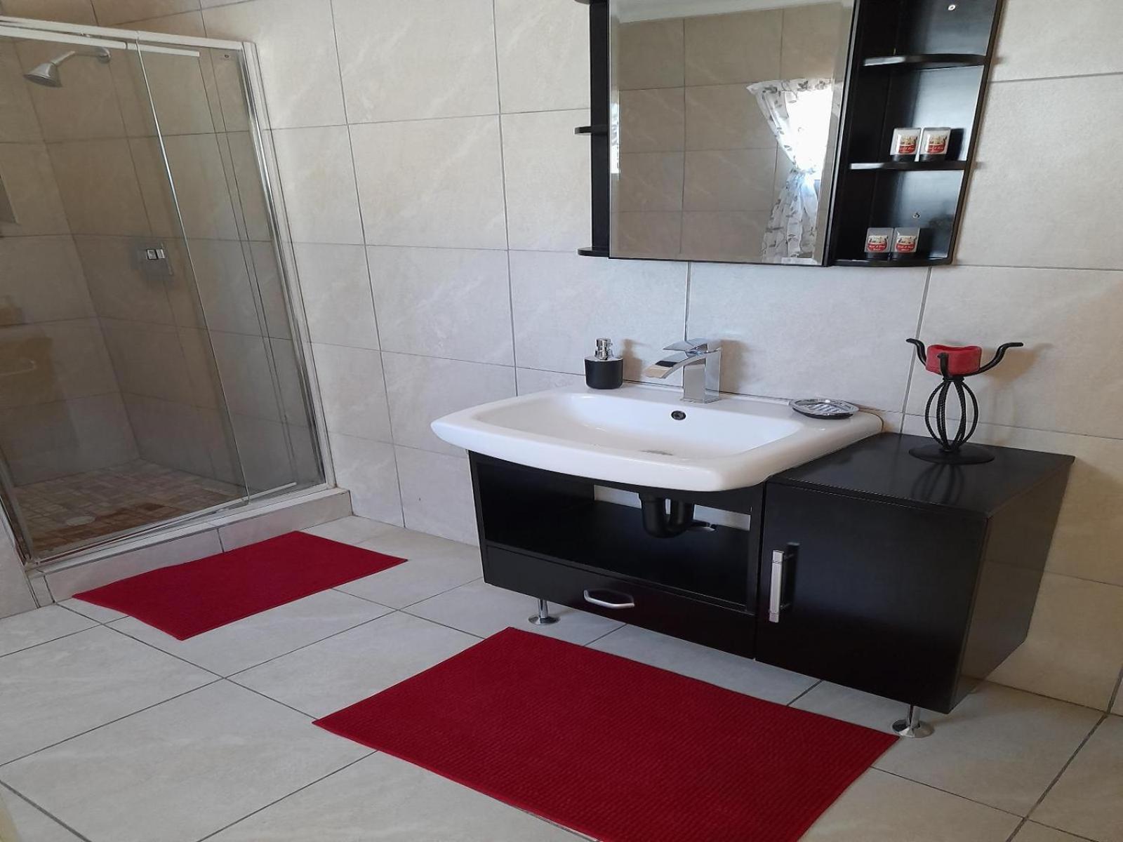 Eden Chalets Windhoek Room photo